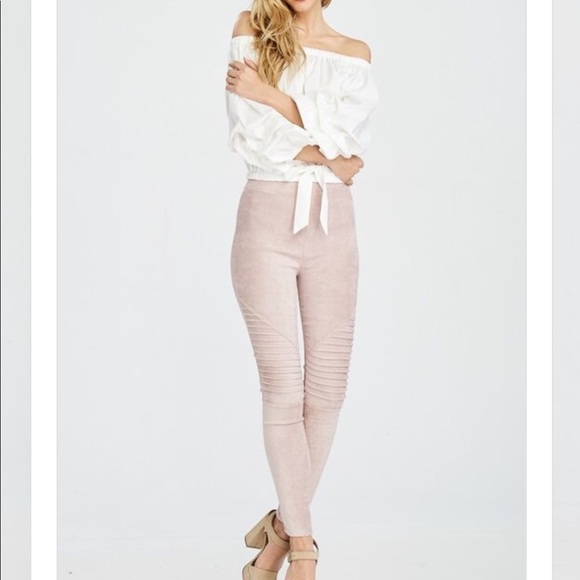 💙 Boutique Host Pic 🆕 Sara’s Suede Leggings - Picture 2 of 7